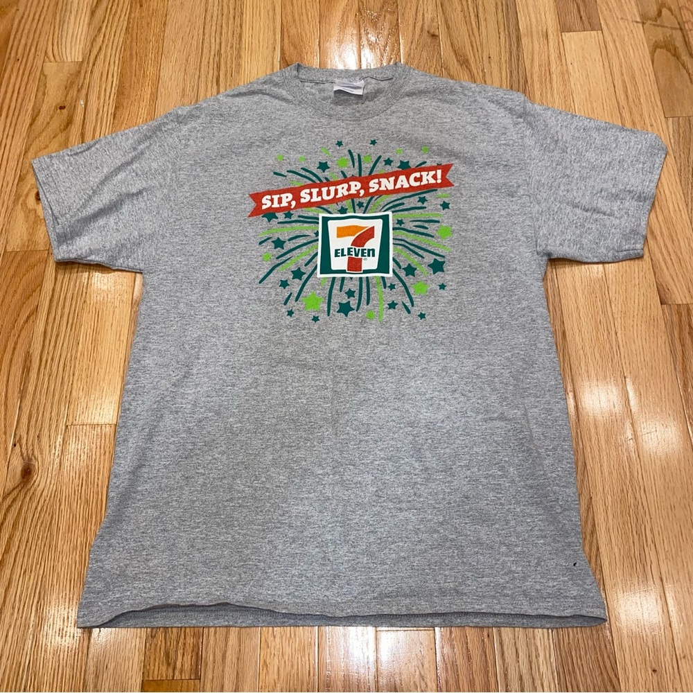 7 Eleven “Sip, Slurp, Snack” Short Sleeve T Shirt Size Large